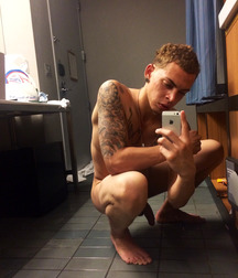 naked boys at home 5d329db97269c.jpg