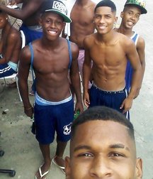 favela boys 5d33ea874585c.jpg