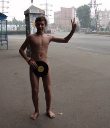 show everything please 5d3b366c75c75.jpg
