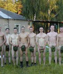young Russian soldiers 5d3cc4244e0ef.jpg