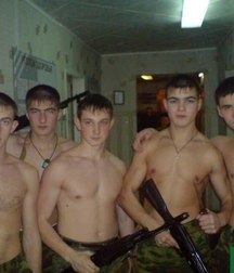 young Russian soldiers 5d3cc4279f7ff.jpg