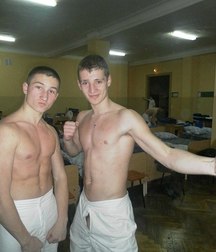 young Russian soldiers 5d3cc4652eaab.jpg