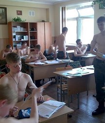 young Russian soldiers 5d3cc469b8a2d.jpg