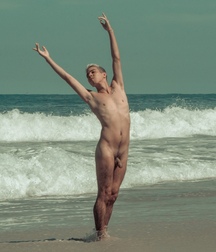 on the beach in freedom 5d3cc4f7ddd2d.jpg