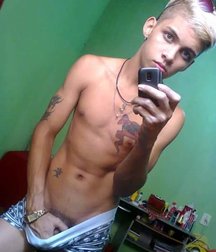 selfies  5d3d408d37fb6.jpg