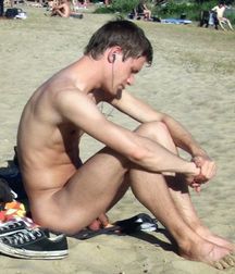 naked but in profile 5d3f23116815c.jpg