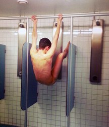 naked-guy-caught-locker-room 5d3f23eadf4a8.jpg