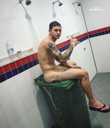 naked-guy-caught-locker-room 5d3f23ee27e45.jpg
