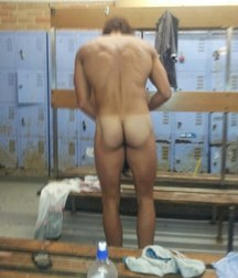 naked-guy-caught-locker-room 5d3f23fed965c.jpg