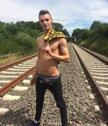 boys on the tracks 5d4200ba08cb2.jpg