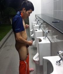I have to pee 5d42011a53dba.jpg