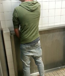 I have to pee 5d4201304beec.jpg