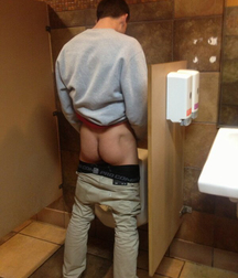 I have to pee 5d4201337e05b.jpg