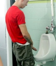 I have to pee 5d42013ca996d.jpg