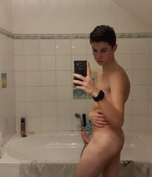 I like to photograph myself naked 5d4201bb53694.jpg