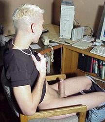 the boys' compter 5d457b05a6ab7.jpg