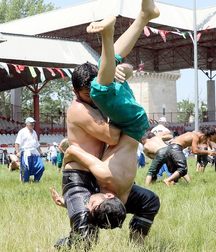 spectacular Turkish wrestlers 5d46751e0f359.jpg