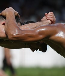 spectacular Turkish wrestlers 5d467522bd724.jpg