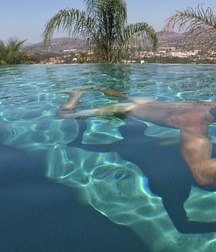 swim naked 5d46764b5bb6b.jpg