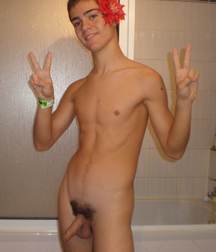 candid white boy 5d4c386ee8646.jpg