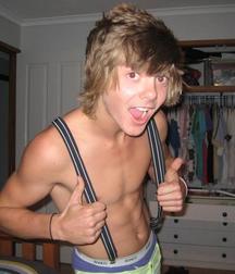 very nice young boys 5d6684f34fb5b.jpg