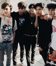 very nice young boys 5d6771b39603a.jpg
