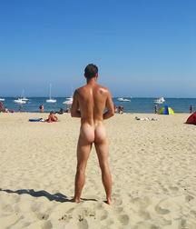 nudism and naturism on the beach 5d693ac4b139d.jpg