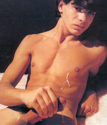 sperm on the belly 5d6aa7c24da28.jpg