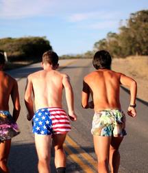 straight guys  5d6aa829435bc.jpg