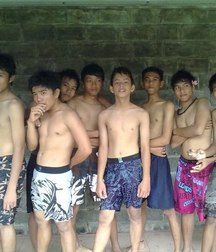 straight guys  5d6aa851324a1.jpg