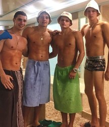 straight guys  5d6aa8540c860.jpg