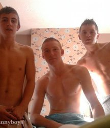 straight guys  5d6aa85a1b09e.jpg