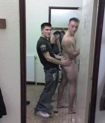 straight boys in the locker room 5d6b5770e5b82.jpg