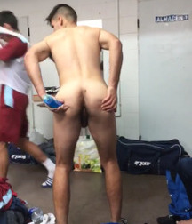 straight boys in the locker room 5d6b5780385c8.jpeg
