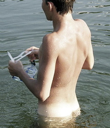 nudist-in-the-water 5d6eda1ea1063.jpg