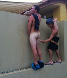 shows his ass without shame 5d6febd89b33b.jpg