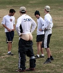 shows his ass without shame 5d6febdc9fbe4.jpg