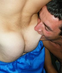 shows his ass without shame 5d6febfd32a49.jpg