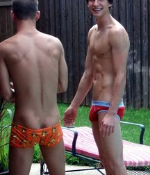shows his ass without shame