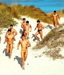 run all naked 5d6fecb495e84.jpg