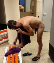 alone in the locker room 5d6fed7a3e4aa.jpg