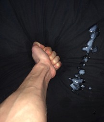 the warm seed on the hand 5d7158dee3464.jpg