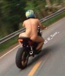 naked motorcyclists 5d76b218ec21e.jpg