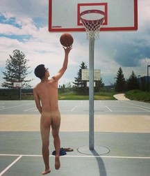 sport is naked 5d794d679be9e.jpg