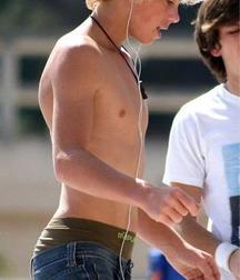 young male beauty 5d7dc1abc6a5c.jpg