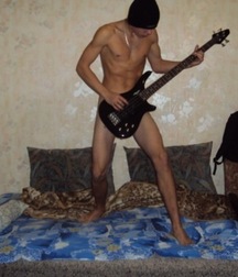 play me a song 5d8116326730e.jpg