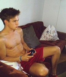 video game enthusiasts 5d8e11154dc44.jpg