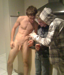 naked-straight-guys 5d8f93608e652.jpg
