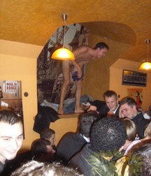 naked-straight-guys 5d8f937dd4d3c.jpg