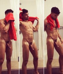 straight guys in the locker room 5d8f93e5be70f.jpg